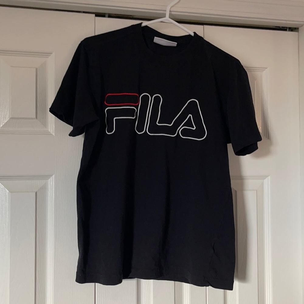 BNWOT Fila T-shirt Size M 🥰🥰